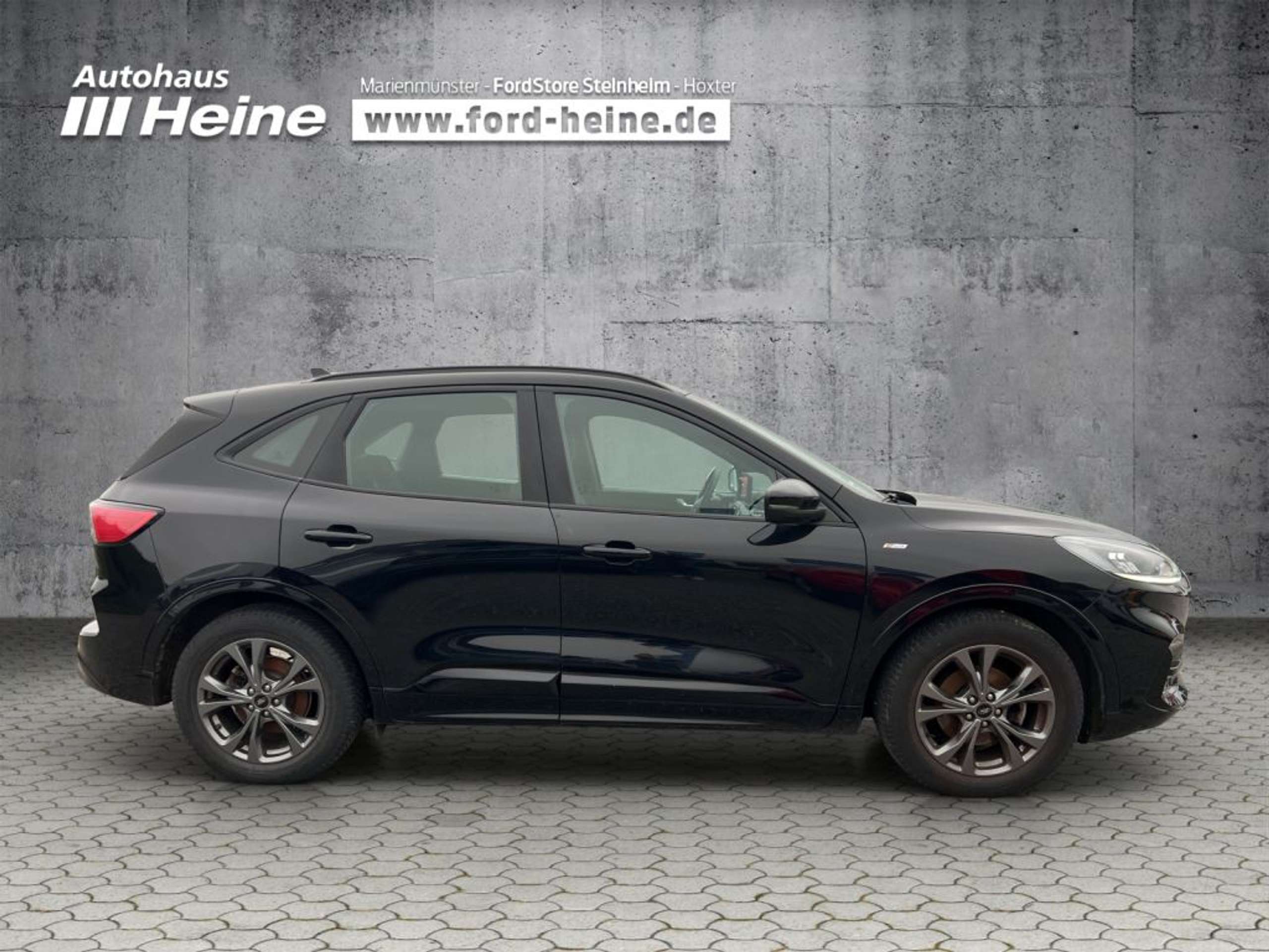 Fahrzeugabbildung Ford Kuga 2.0 EcoBlue Hybrid ST-LINE - mit KI generiert/bearbeitet