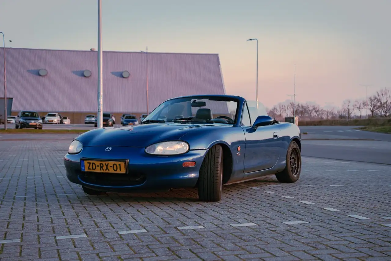 Mazda MX‑5 NB 1.8 – 10th Anniversary Edition –1999, foto 2