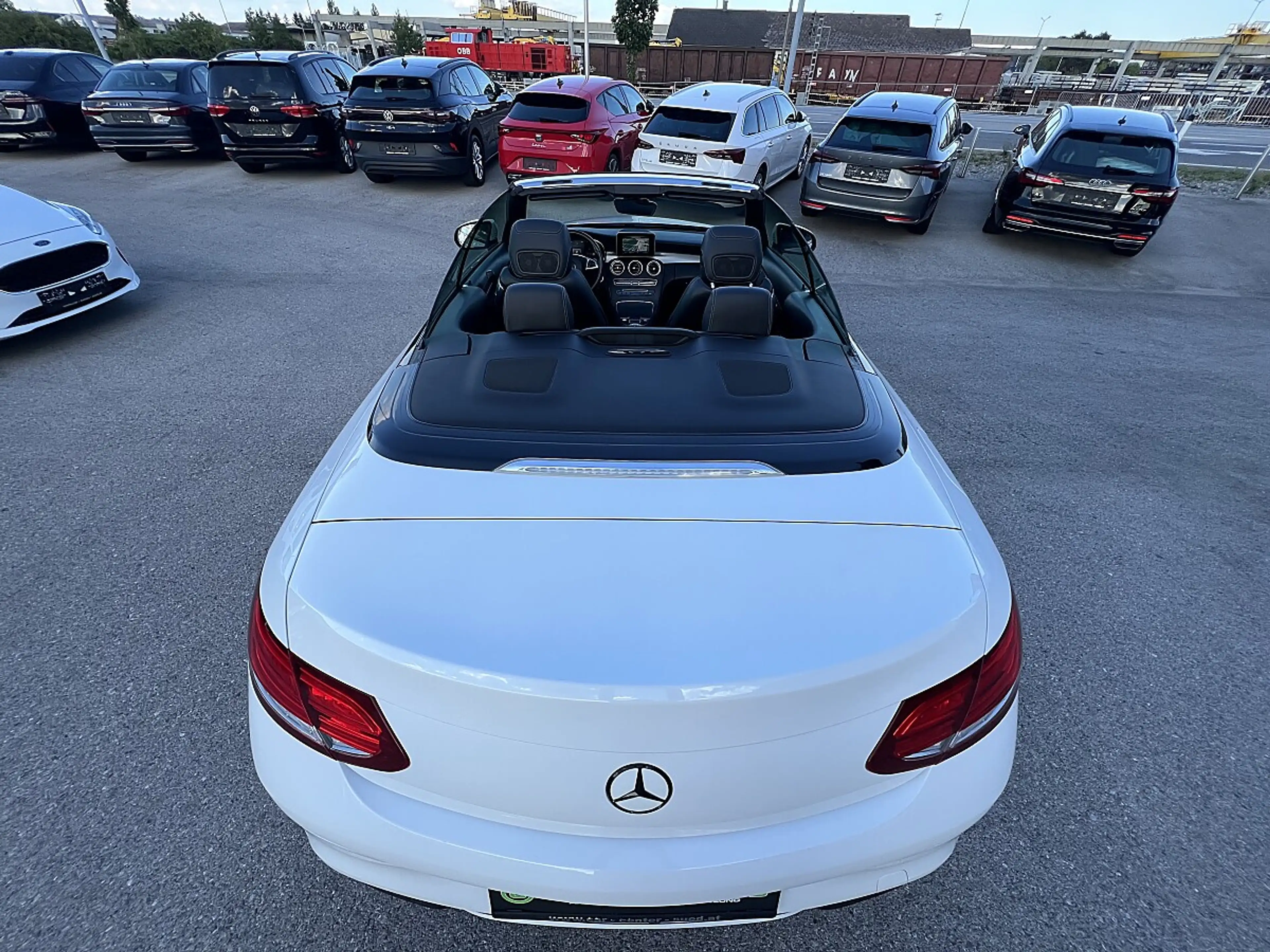 Mercedes-Benz C 250 d AMG Line — photo 13