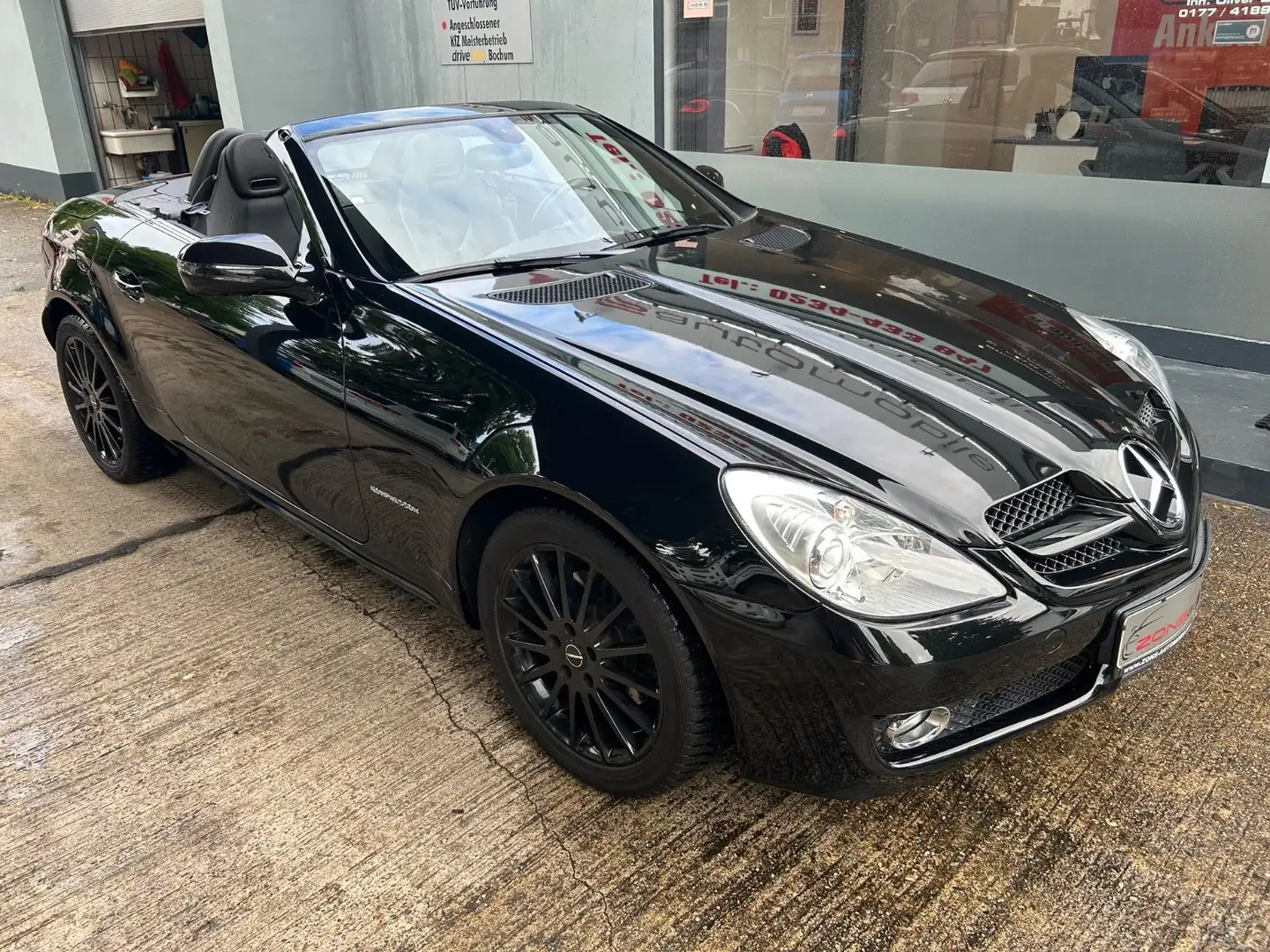 Mercedes-Benz SLK 200 Kompressor Aut.+Leder+Navi+SHZ+PDC+BT+ Schwarz - 2