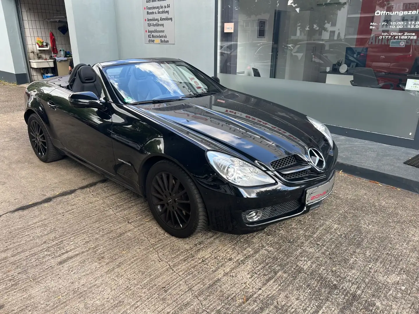 Mercedes-Benz SLK 200 Kompressor Aut.+Leder+Navi+SHZ+PDC+BT+ Schwarz - 2