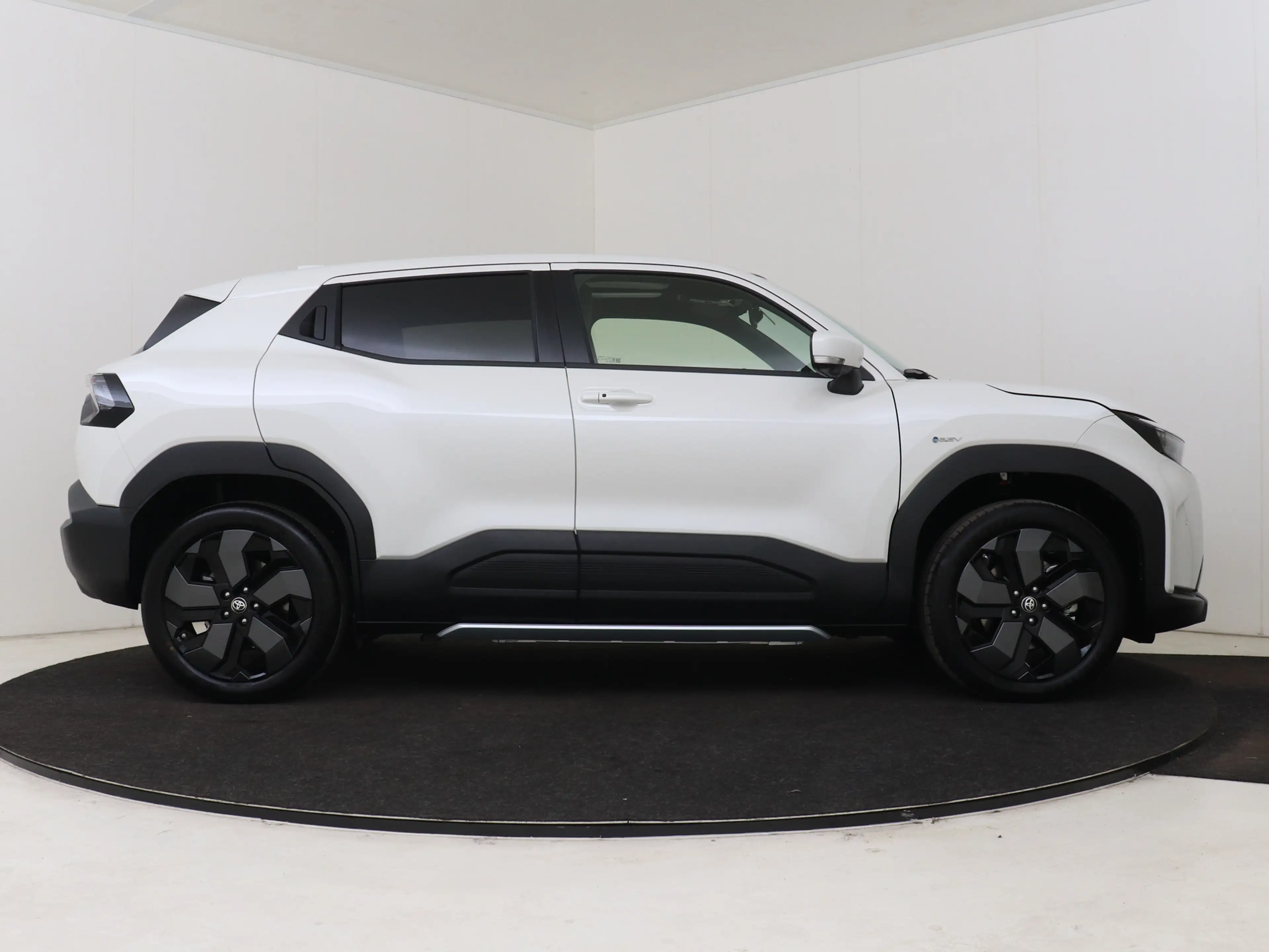 Toyota Urban Cruiser Executive 61 kWh — photo 14