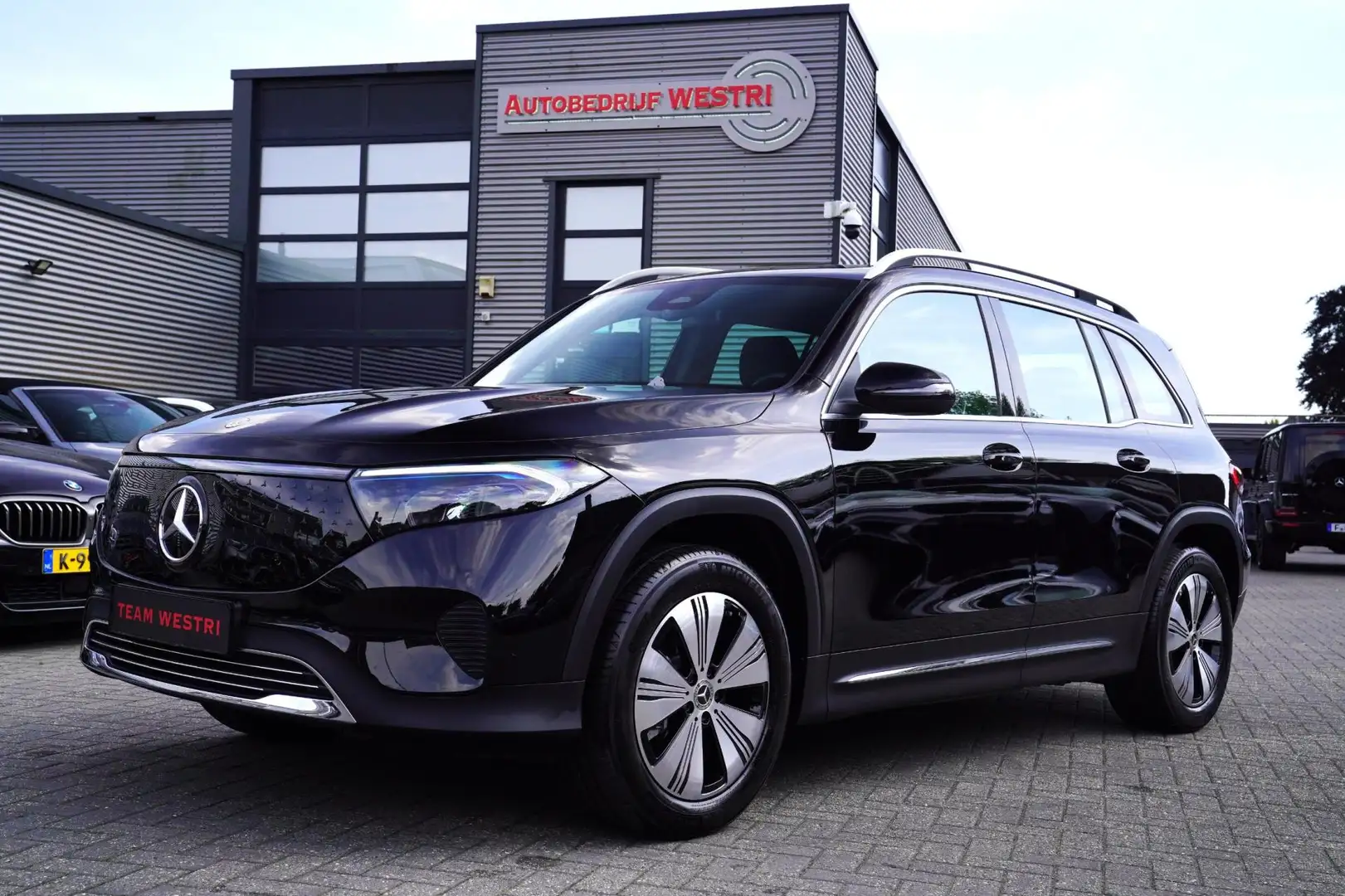 Mercedes-Benz EQB 250 250+ Essential Line 71 kWh | Trekhaak | LuxeLeder Zwart - 1
