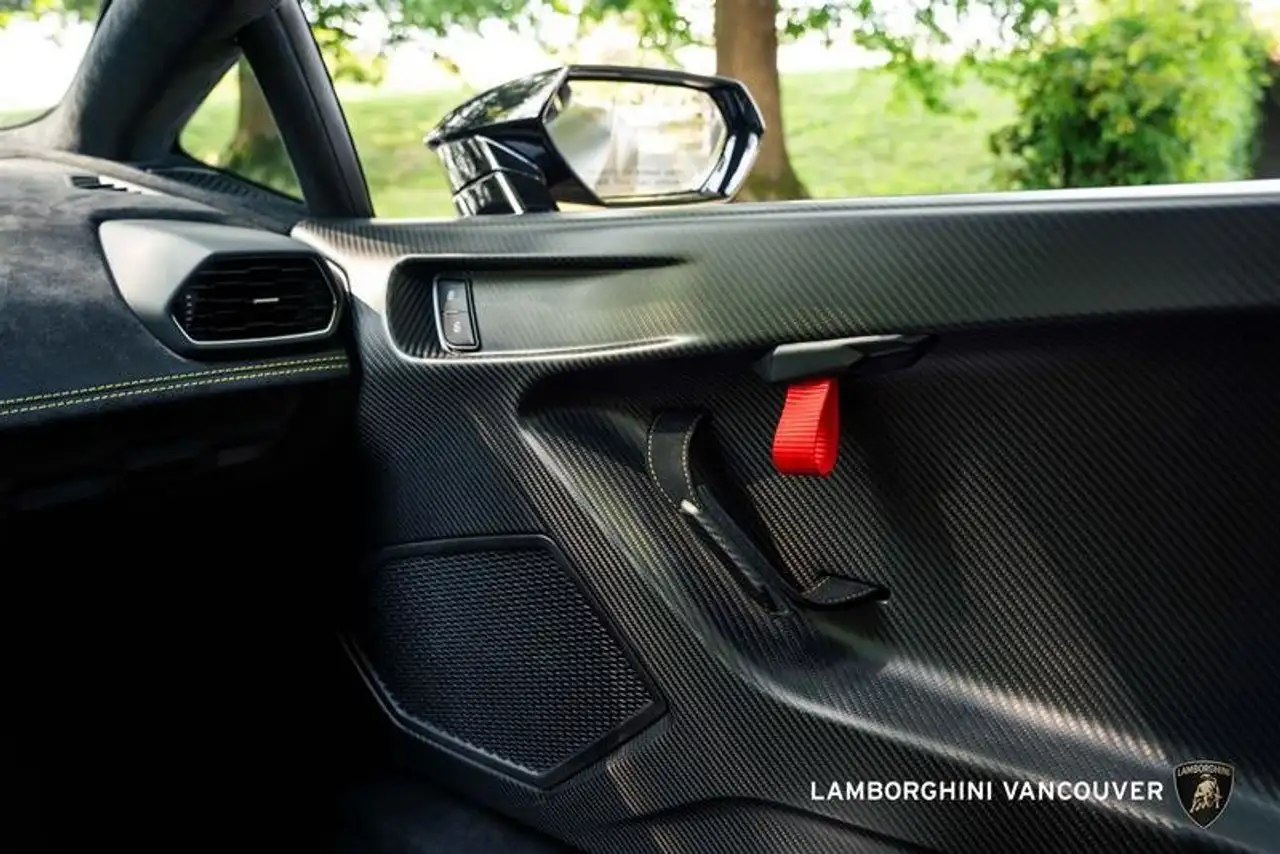 Lamborghini Huracán снимка Lamborghini Huracán