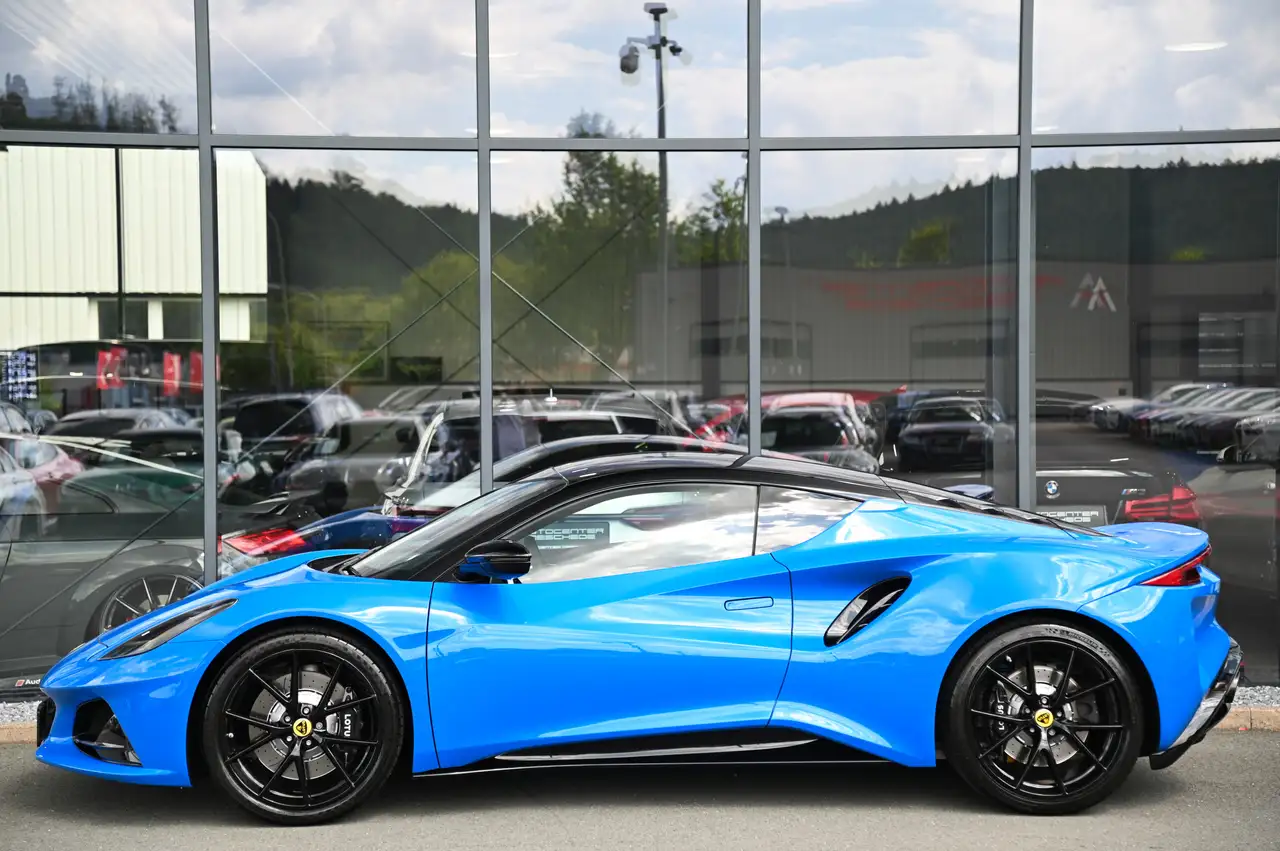 Lotus Emira 2023