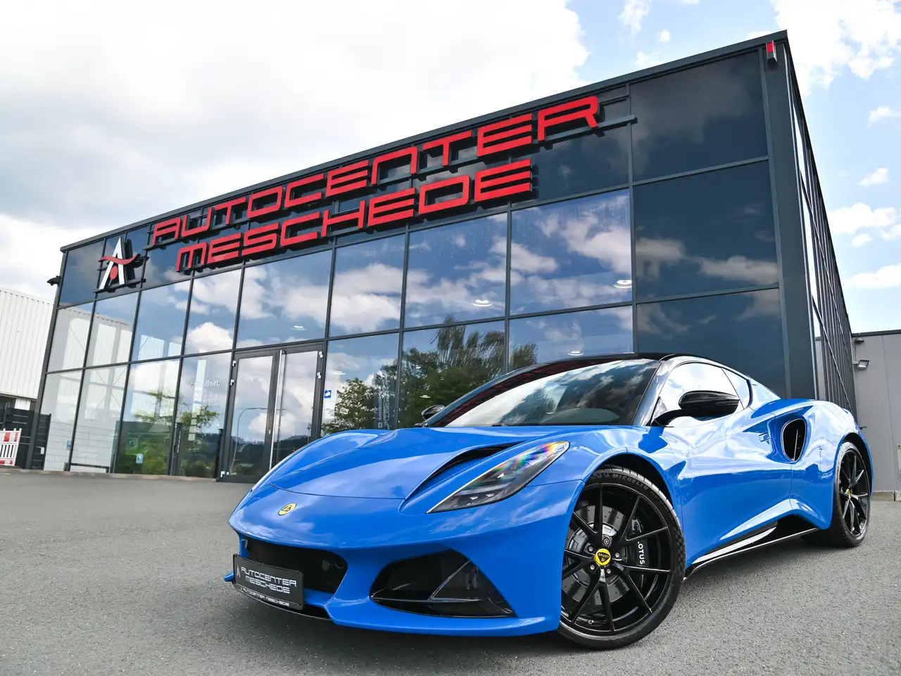 Lotus Emira 2023