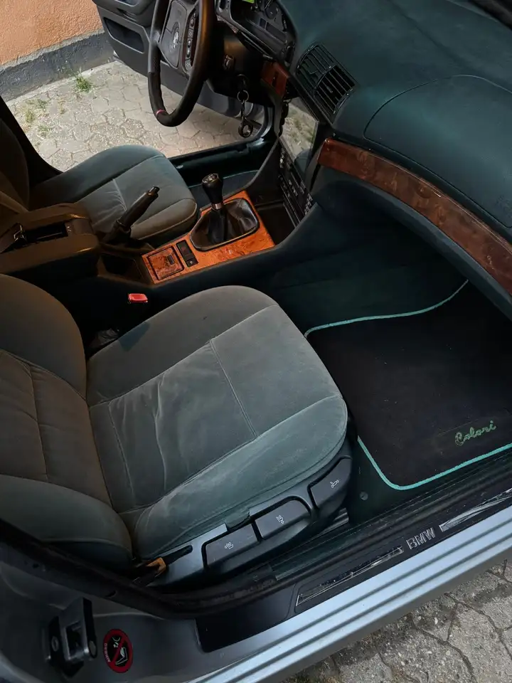 BMW 523i, foto 6