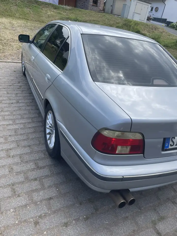 BMW 523i, foto 11