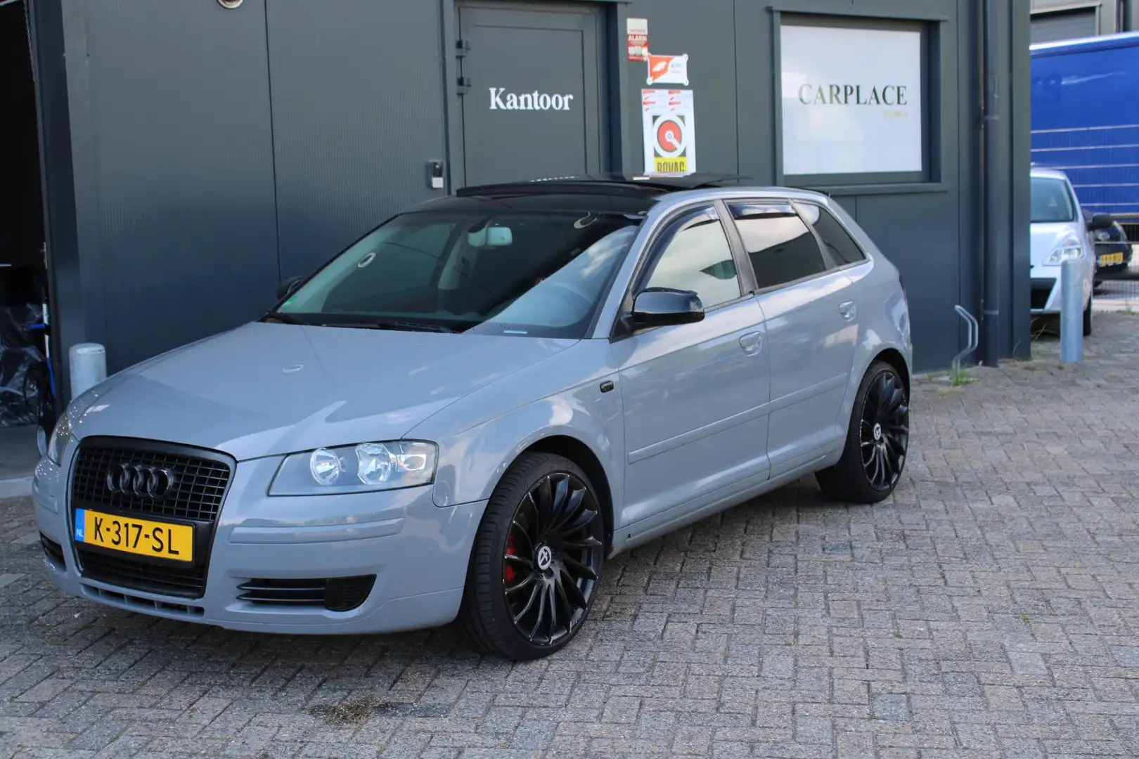 Audi A3 Sportback 1.4 TFSI Attraction Grijs - 2