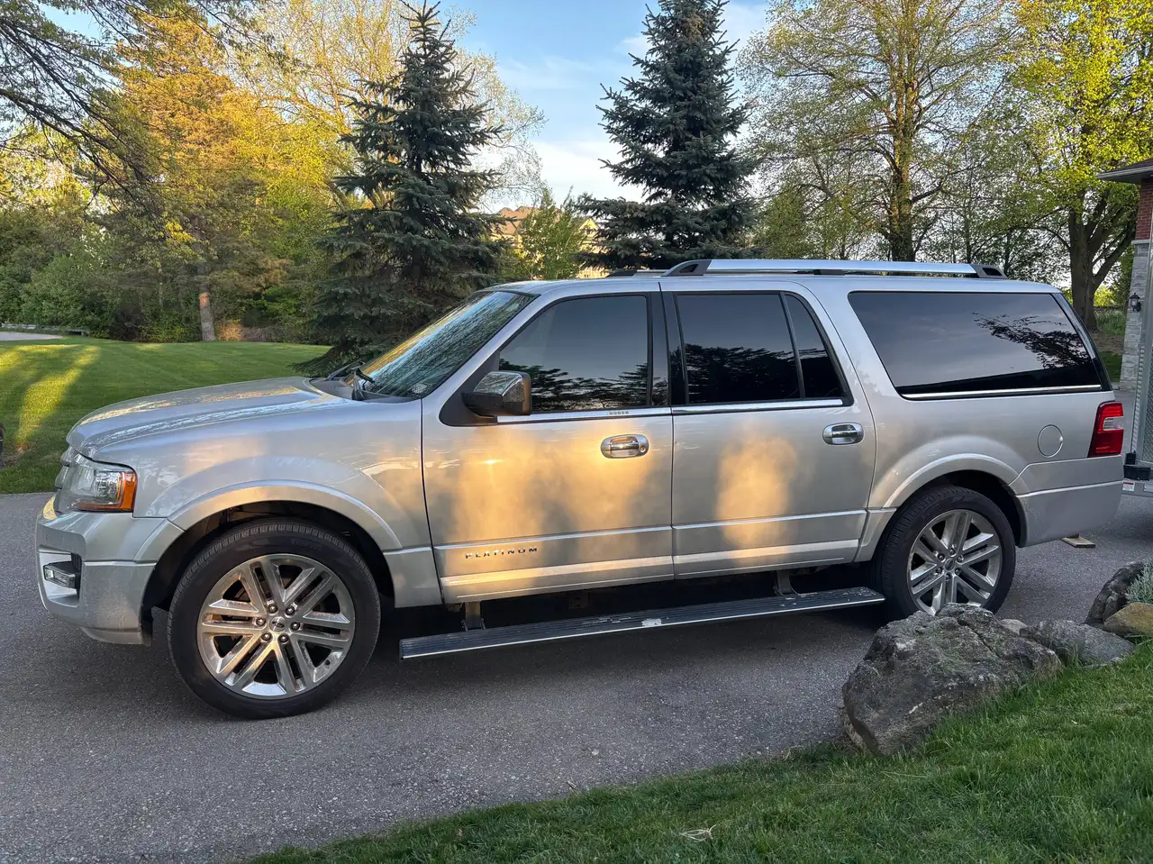 Ford Expedition снимка Ford Expedition