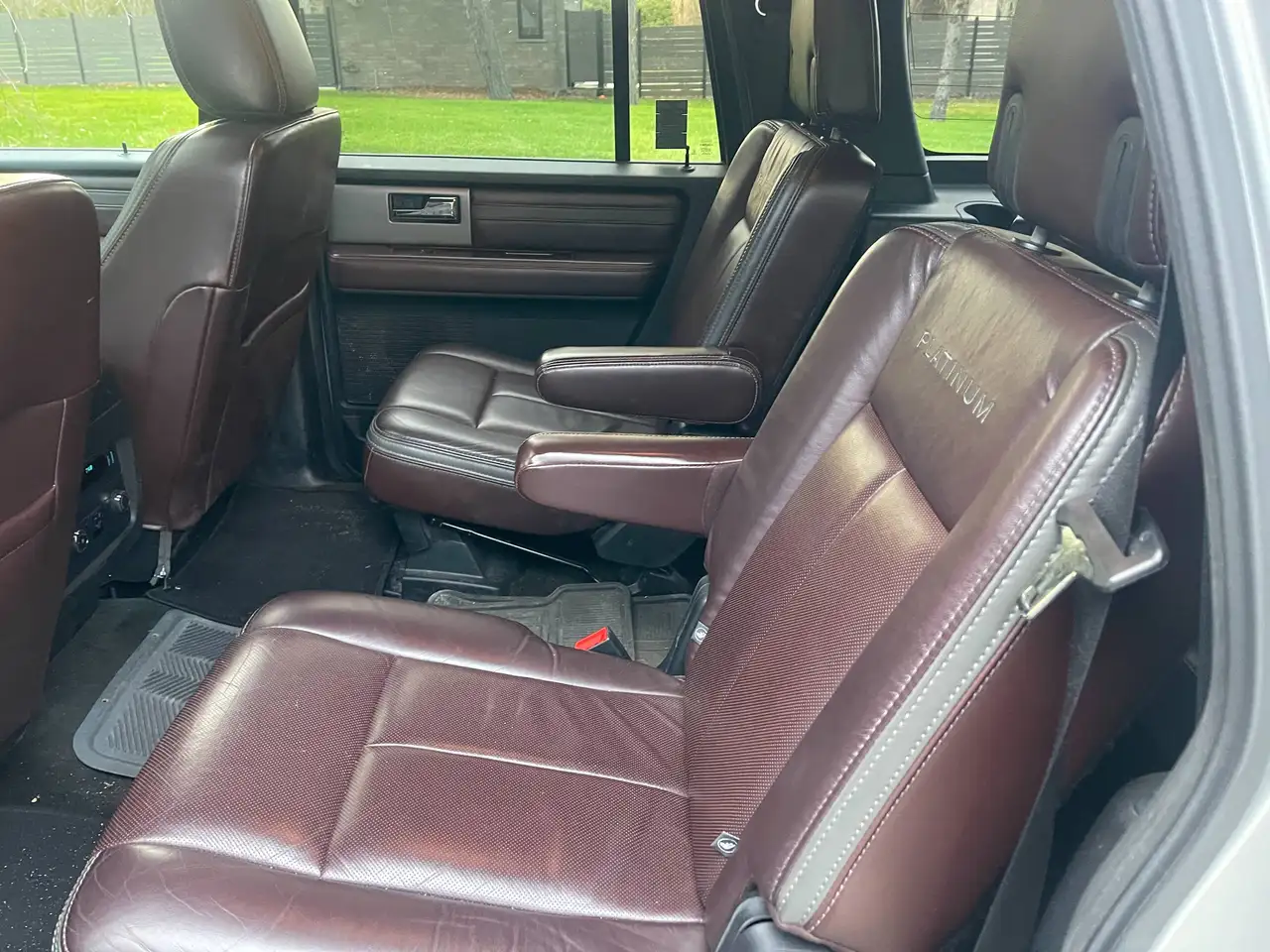 Ford Expedition снимка Ford Expedition