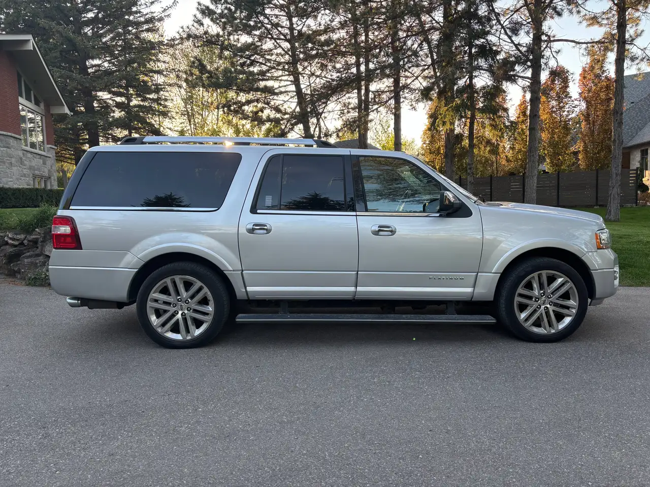Ford Expedition снимка Ford Expedition