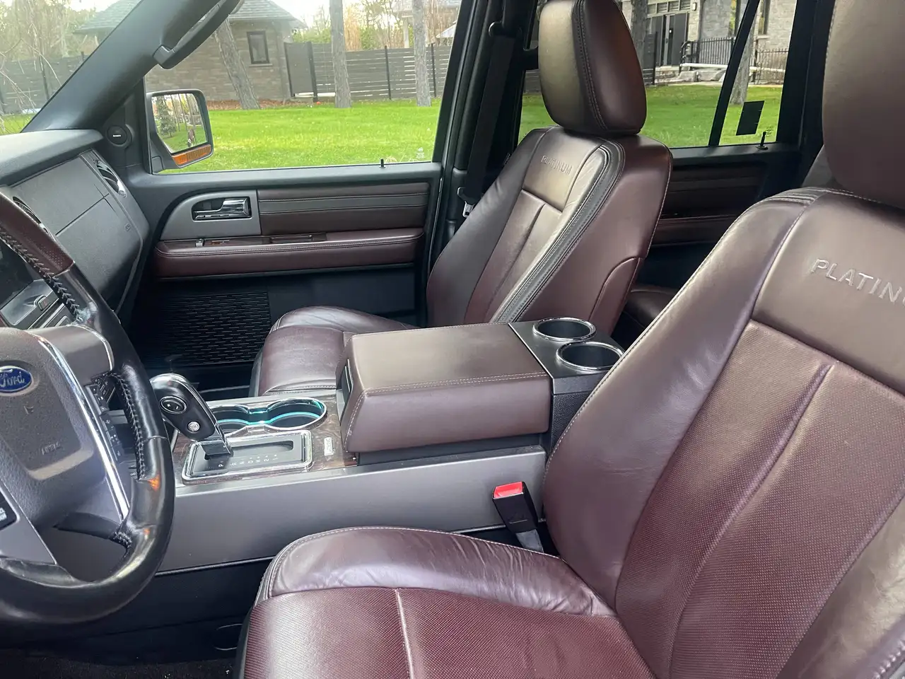 Ford Expedition снимка Ford Expedition