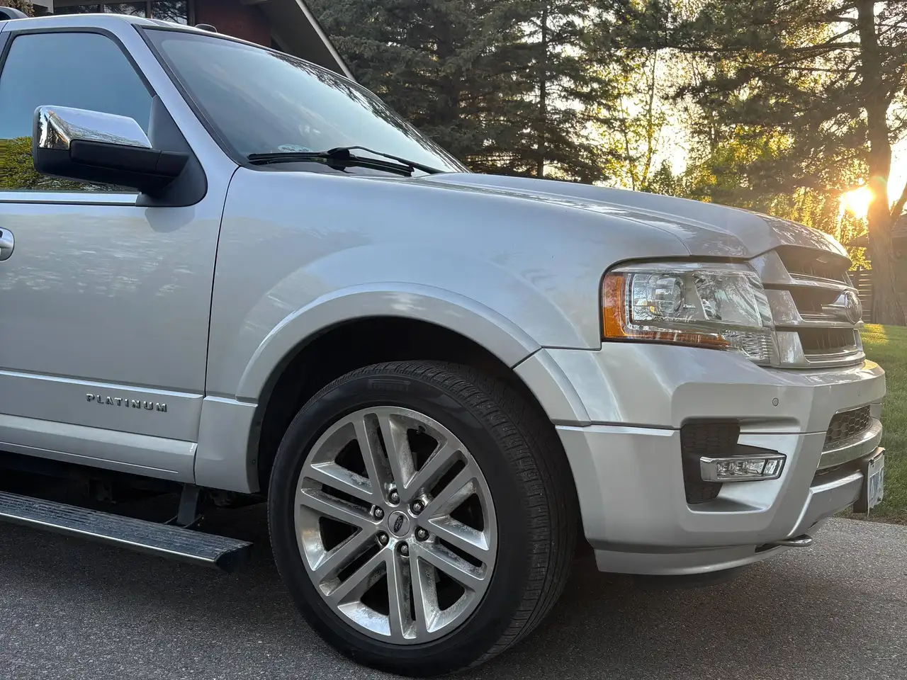 Ford Expedition снимка Ford Expedition
