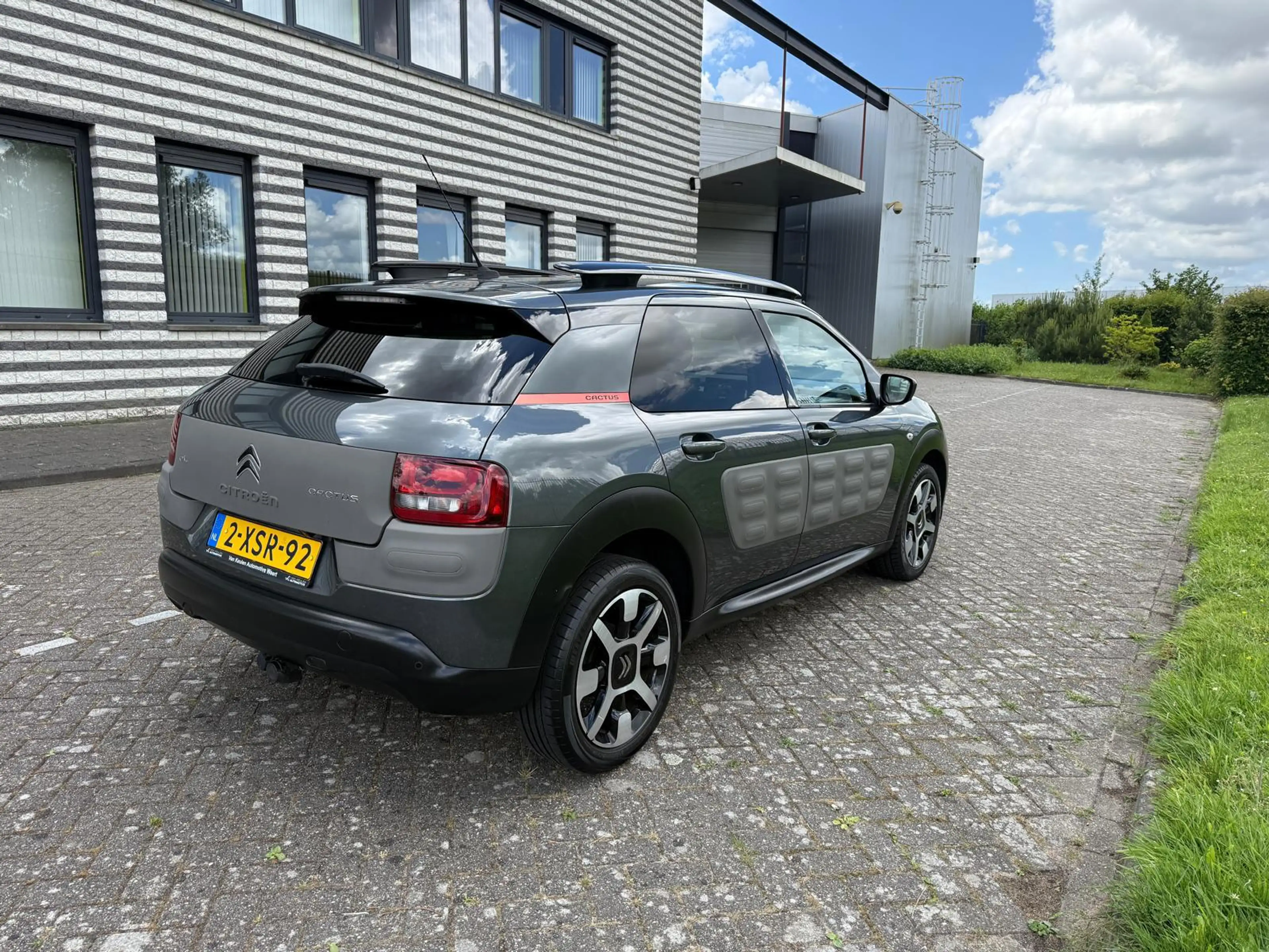 Citroen C4 Cactus 1.2 e-VTi Shine — photo 3