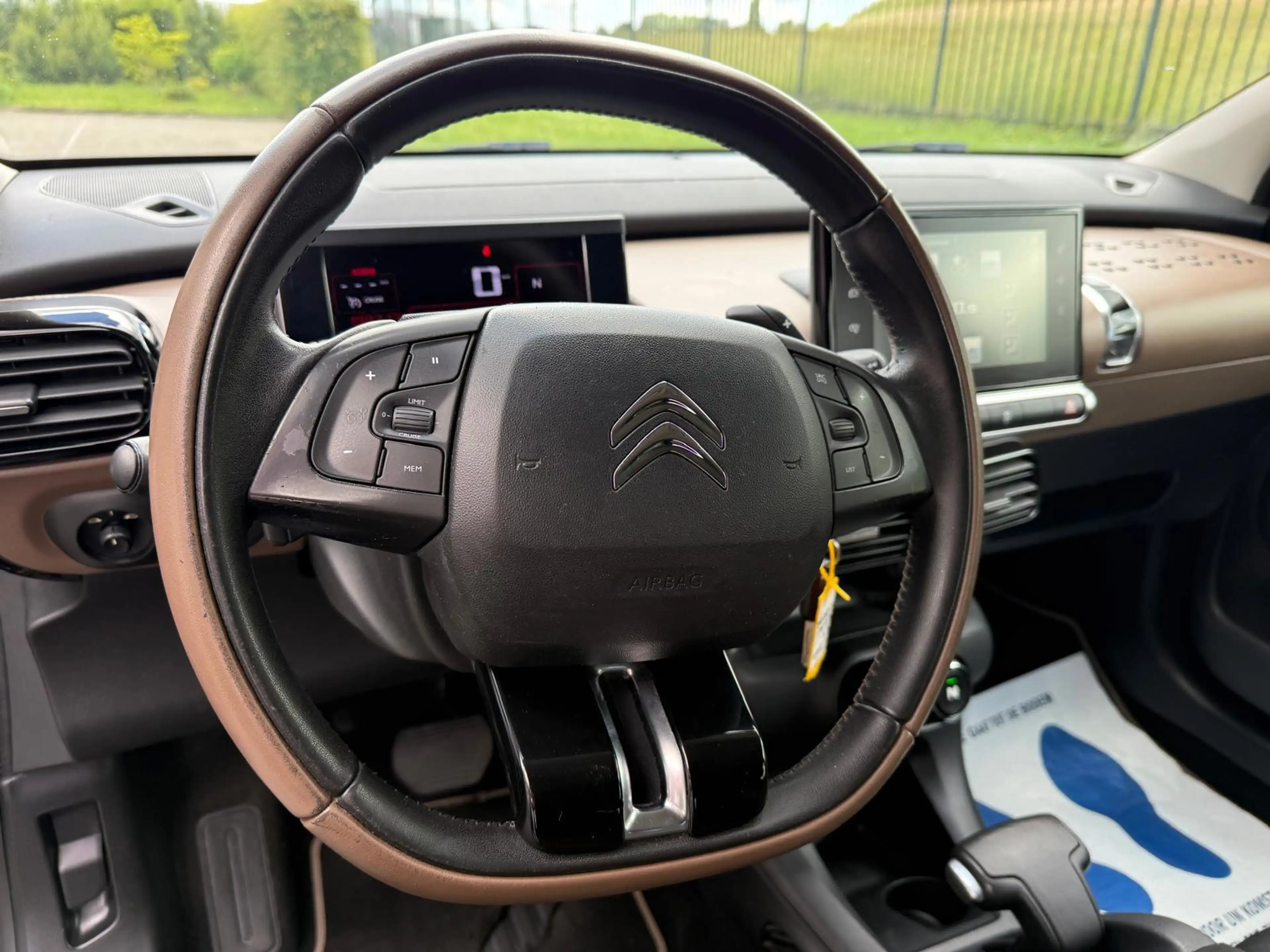 Citroen C4 Cactus 1.2 e-VTi Shine — photo 10
