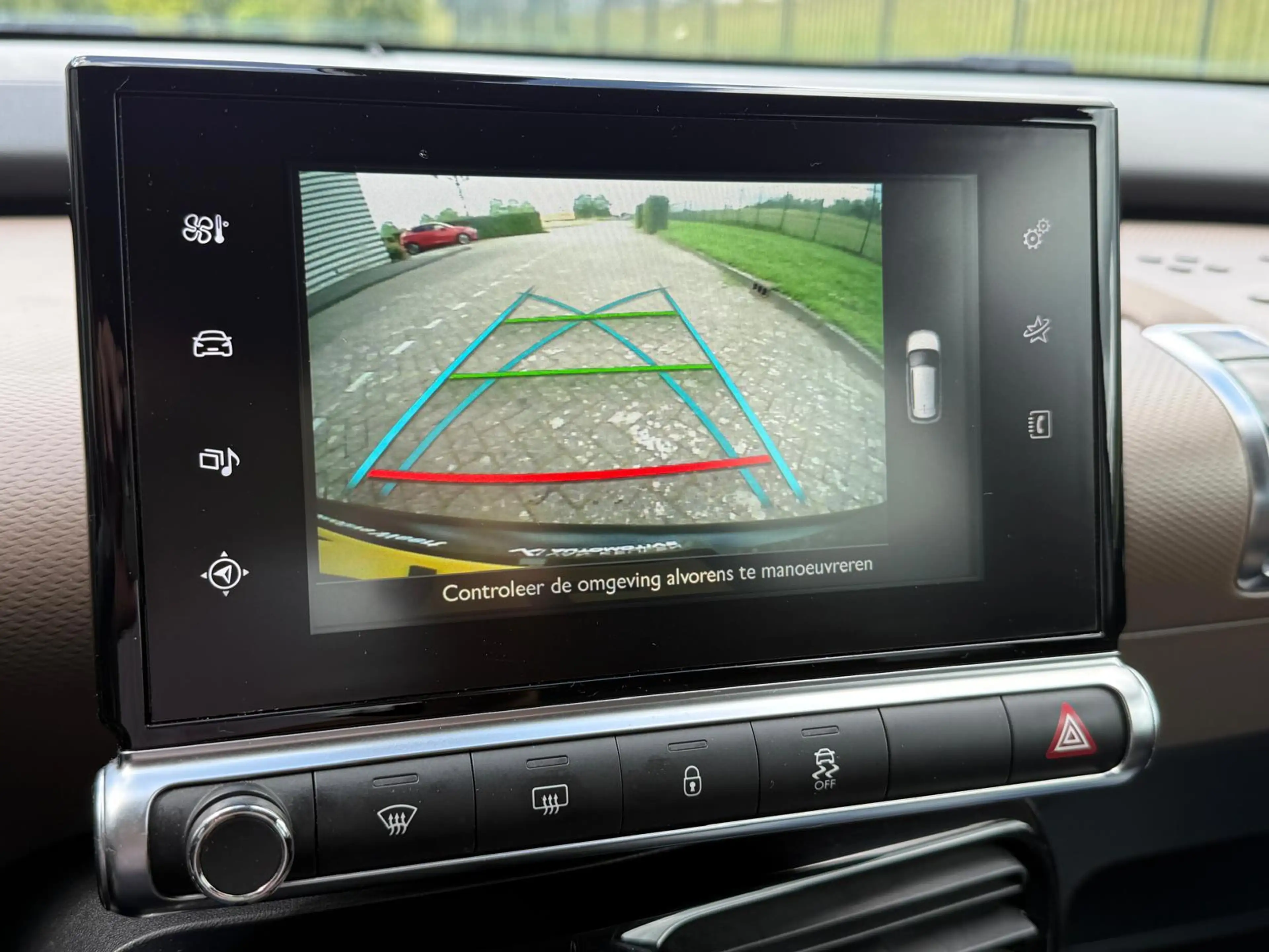Citroen C4 Cactus 1.2 e-VTi Shine — photo 15