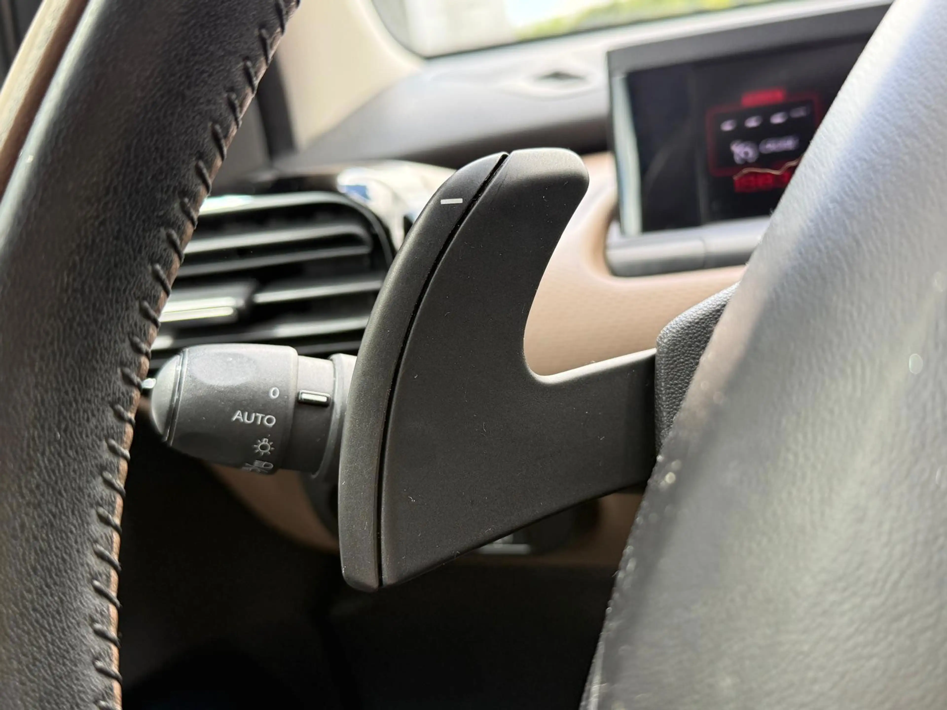 Citroen C4 Cactus 1.2 e-VTi Shine — photo 13