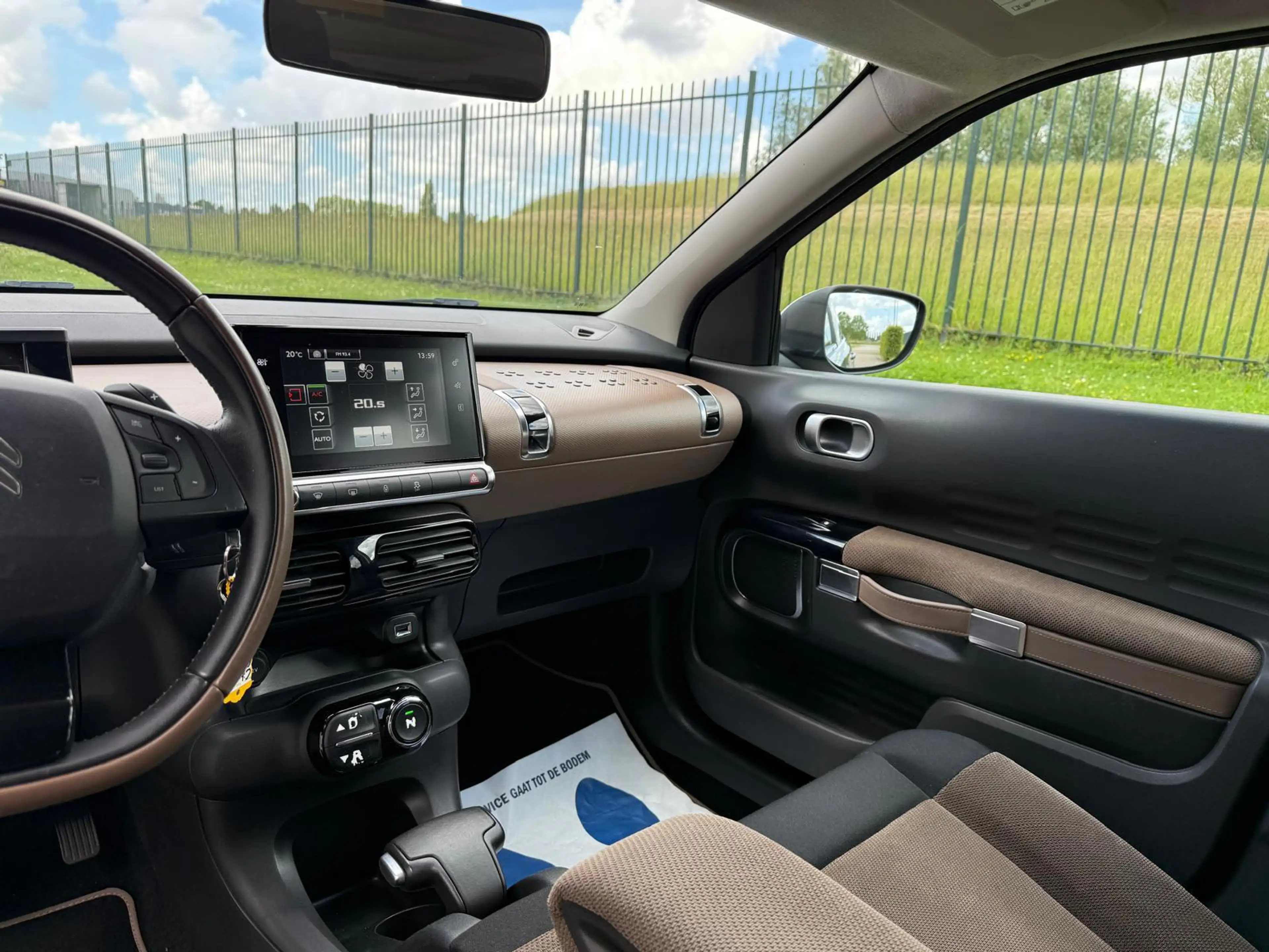 Citroen C4 Cactus 1.2 e-VTi Shine — photo 11