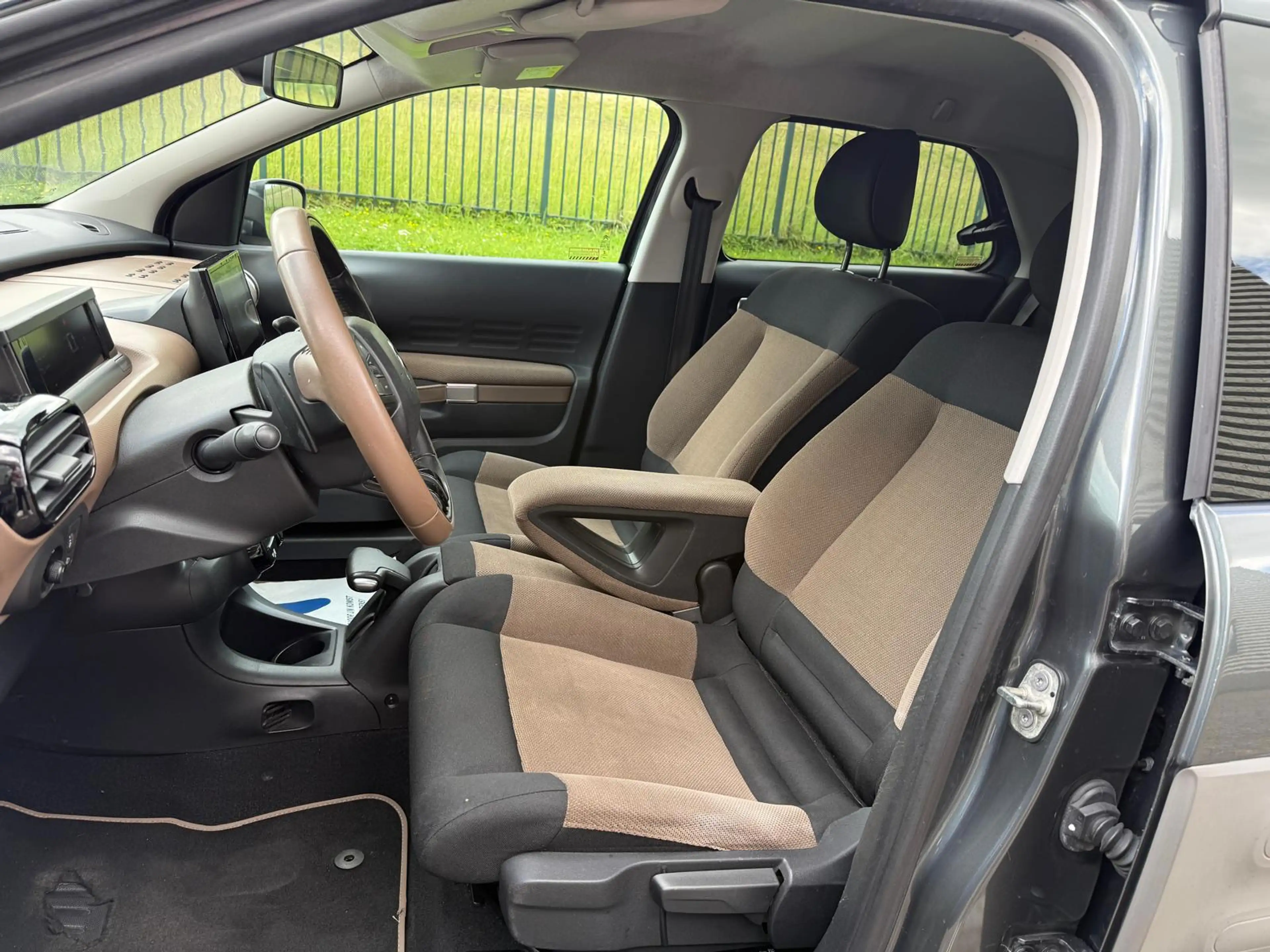 Citroen C4 Cactus 1.2 e-VTi Shine — photo 8