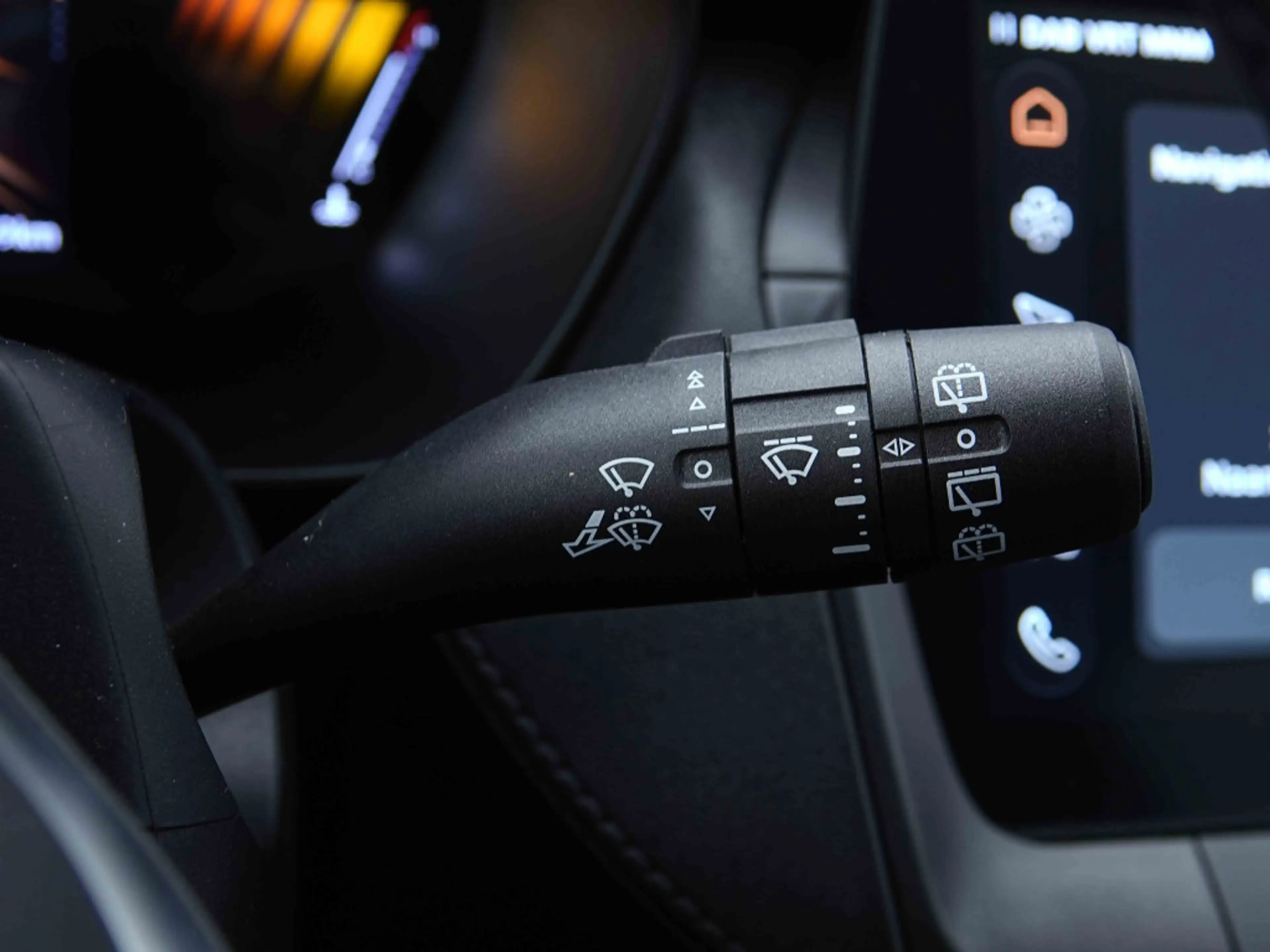 MG ZS Hybrid+ 194 AUT | Luxury | Leather | 360Cam | GPS | Heated Seats | ALU18 — photo 14