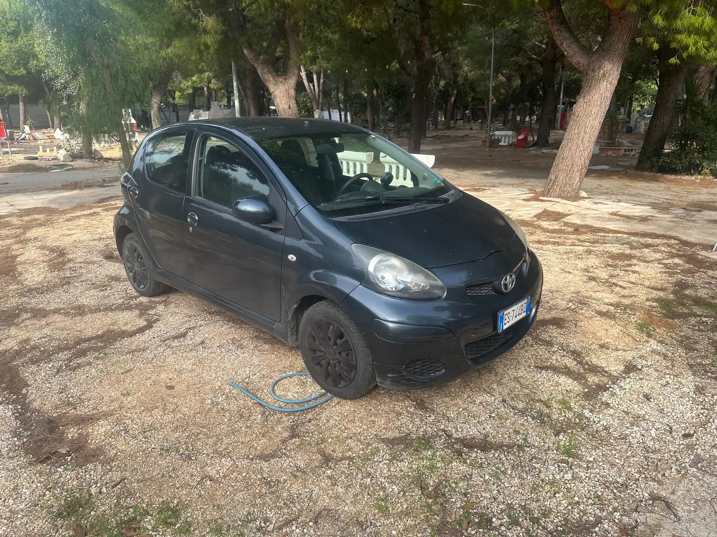 Toyota Aygo Aygo 5p 1.0 Sol Connect m-mt Grijs - 2