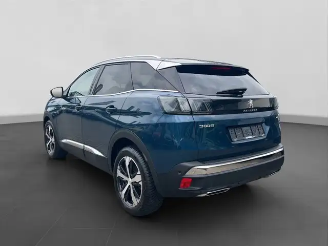 Peugeot 3008 view 3
