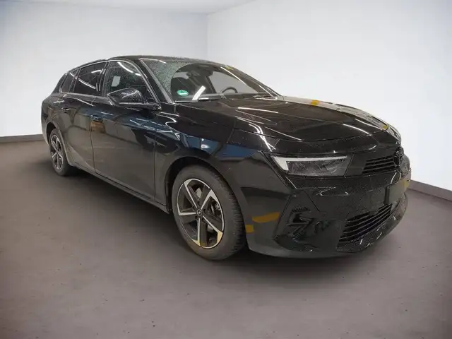 Opel Astra view 2