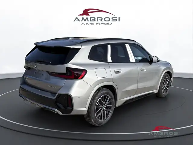 BMW X1 view 3