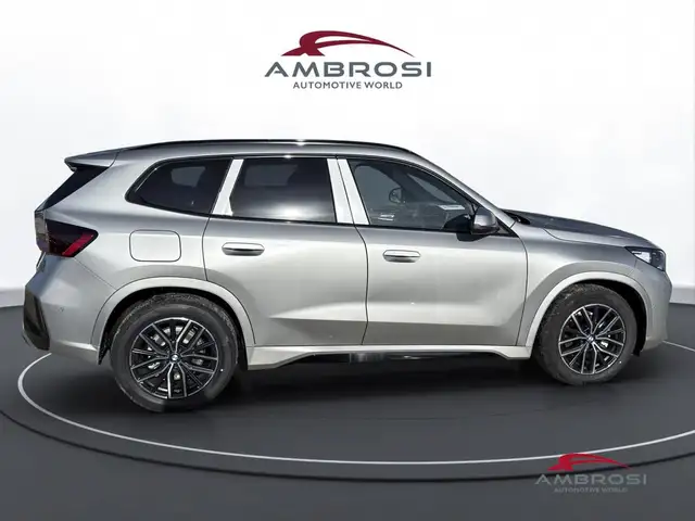 BMW X1 view 5
