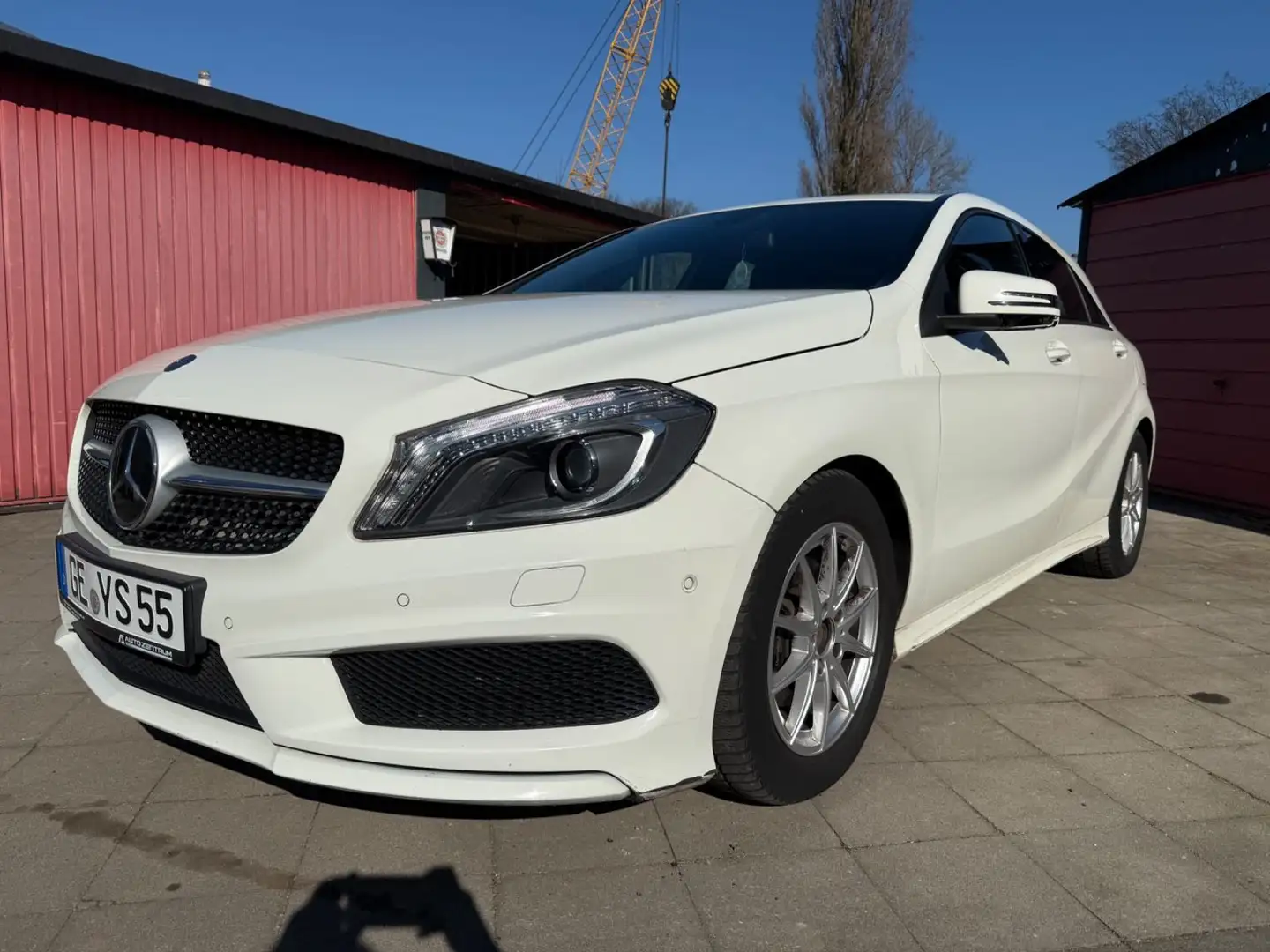 Mercedes-Benz A 180 AMG LINE Navi Park Ass Bi Xen Sitzhz Kamer Blanc - 1