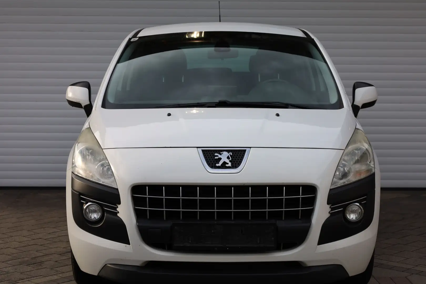 Peugeot 3008 3008 1,6 e-HDi 115 Professional Line Weiß - 2