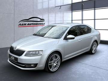 Lim. Elegance+BI-XENON+NAVI+PDC+TEMPOMAT