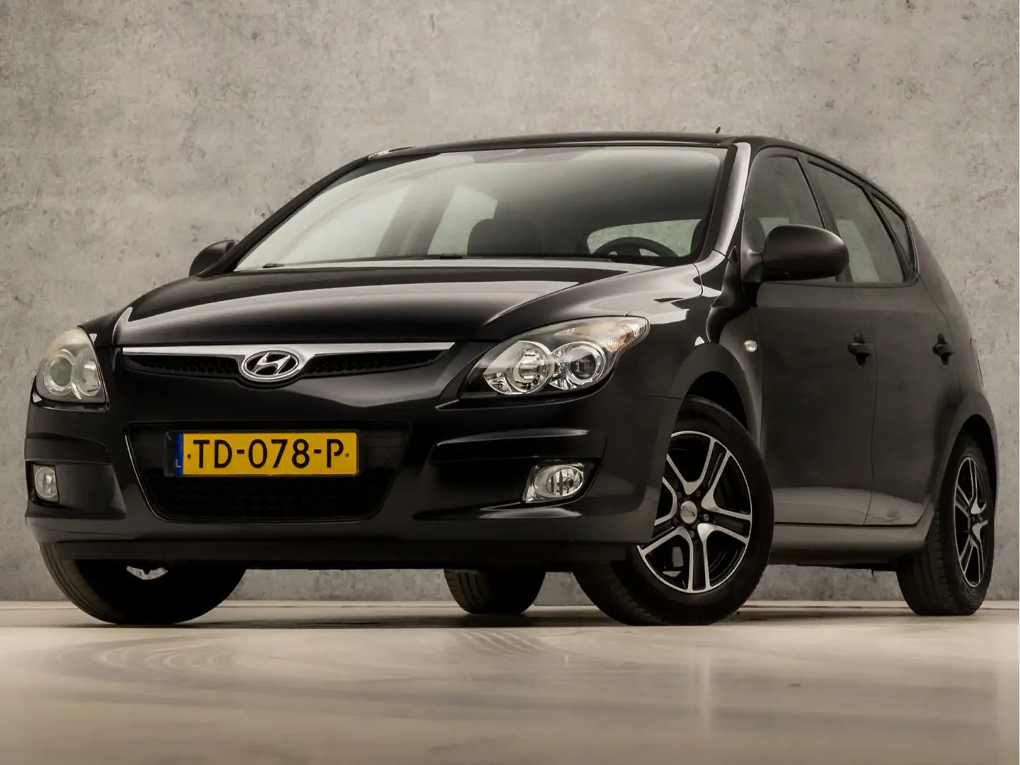 Hyundai i30 1.4i Sport (AIRCO, RADIO, ELEK PAKKET, LM VELGEN, Noir - 1