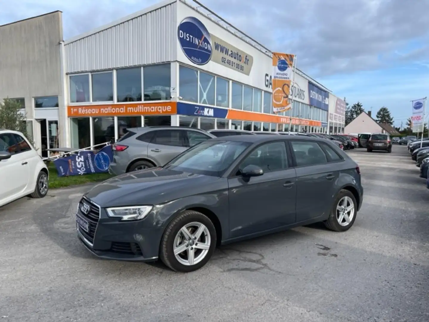 Audi A3 2.0 35 TDI - 150 - BV S-Tronic  Business Line Gris - 1