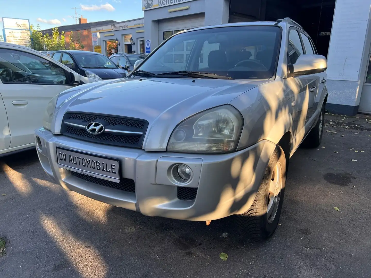 Hyundai TUCSON 2.0 GLS Silber - 1