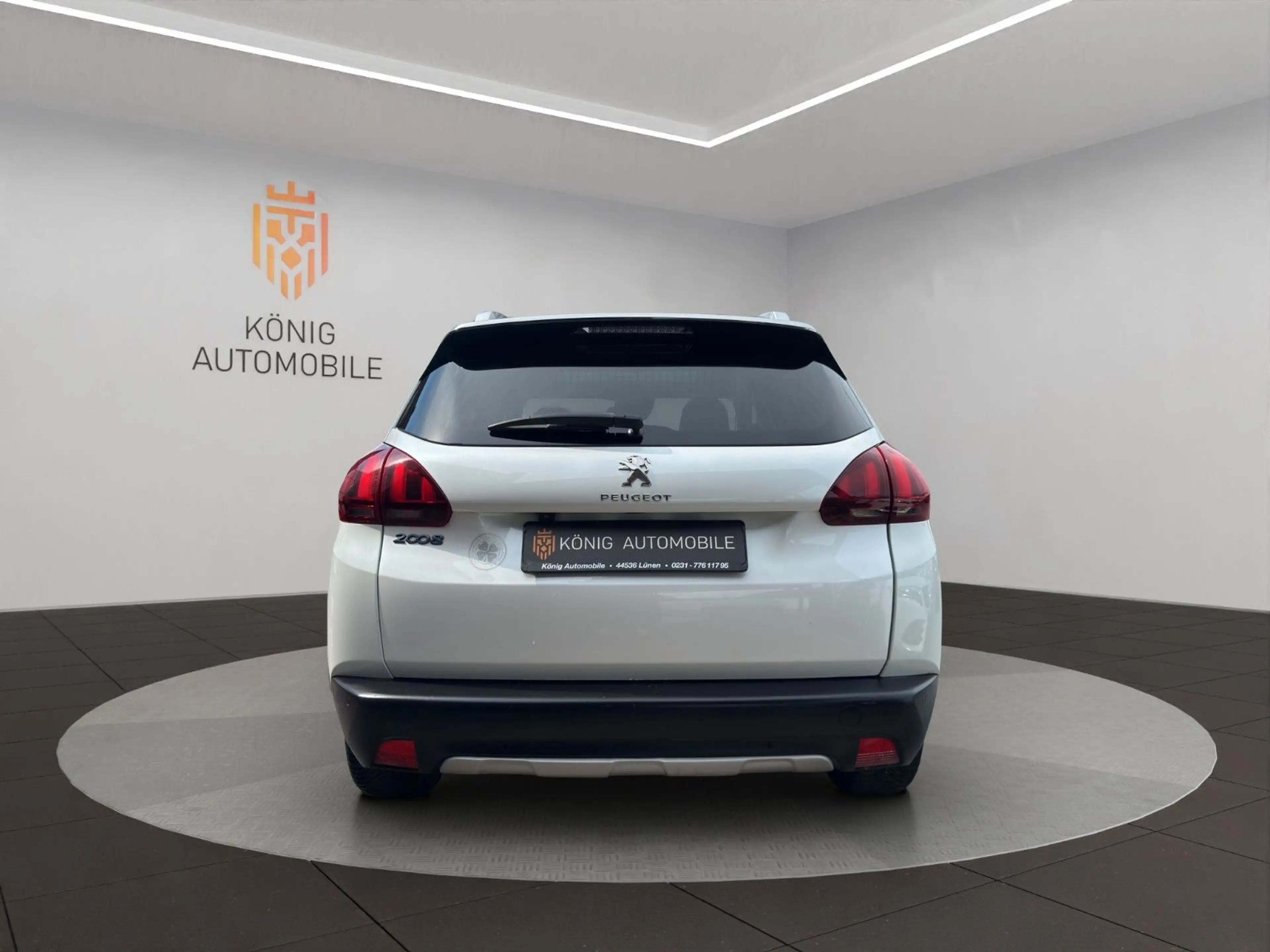 Peugeot 2008 Allure/SHZ/NAV/LM/2.HAND/AHK — photo 5