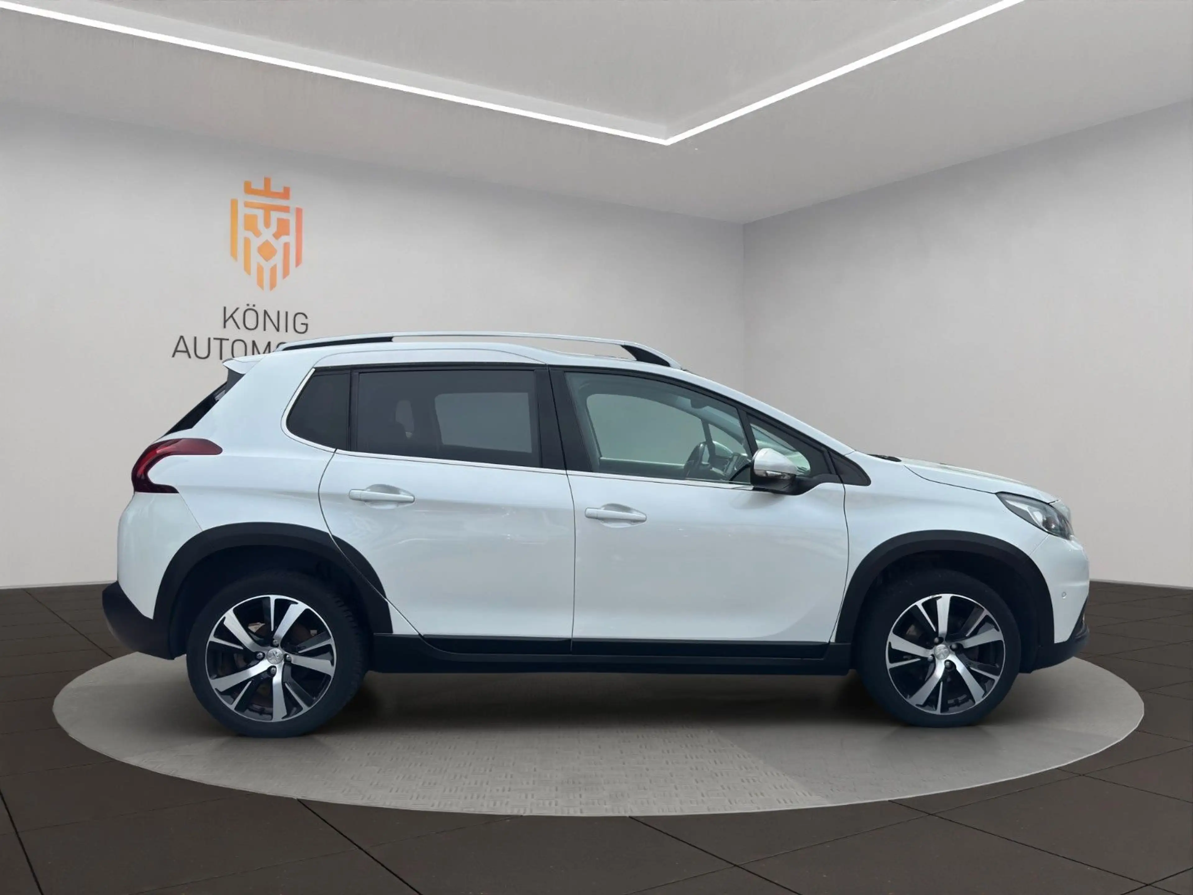 Peugeot 2008 Allure/SHZ/NAV/LM/2.HAND/AHK — photo 7
