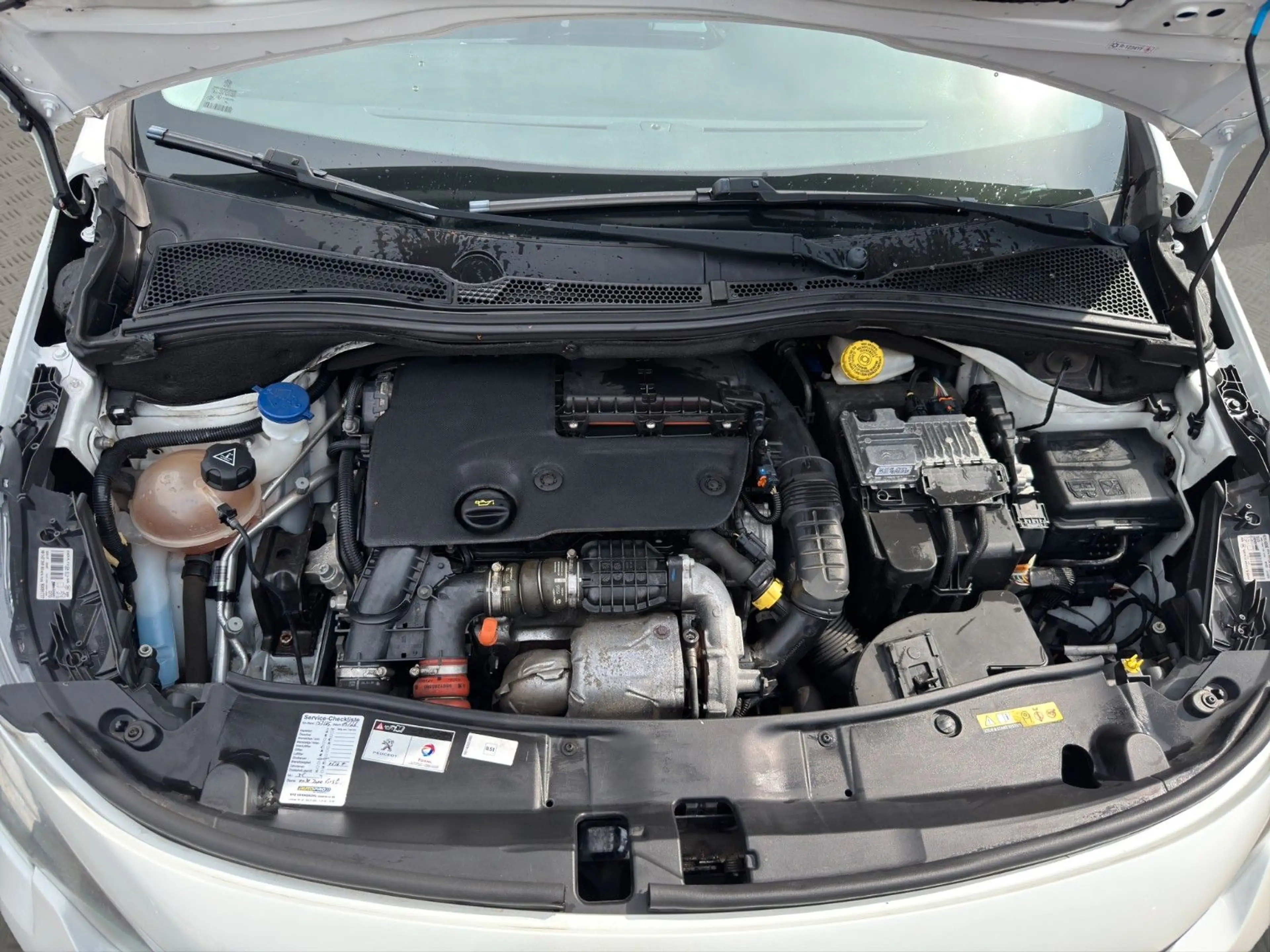 Peugeot 2008 Allure/SHZ/NAV/LM/2.HAND/AHK — photo 10