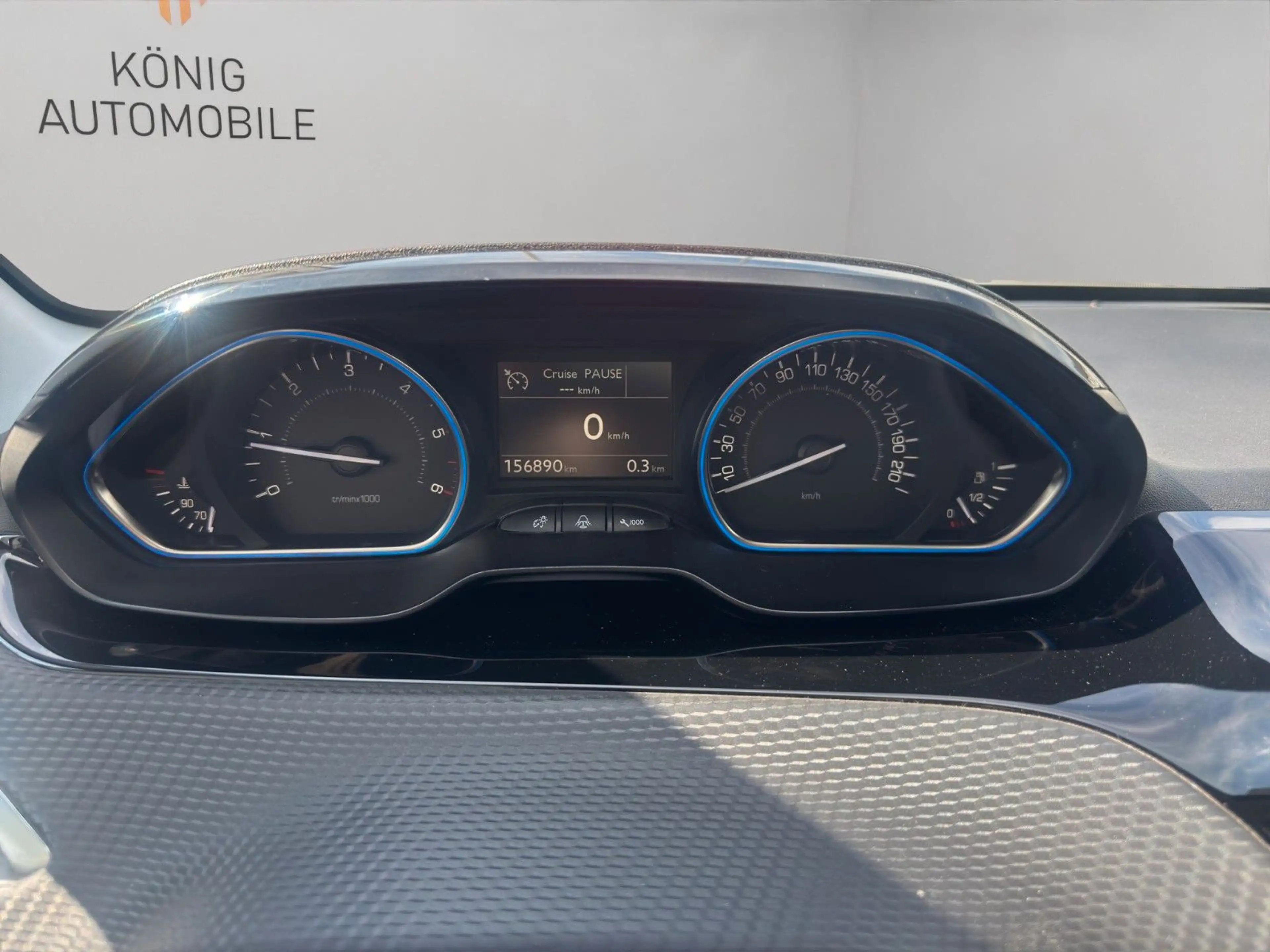 Peugeot 2008 Allure/SHZ/NAV/LM/2.HAND/AHK — photo 13