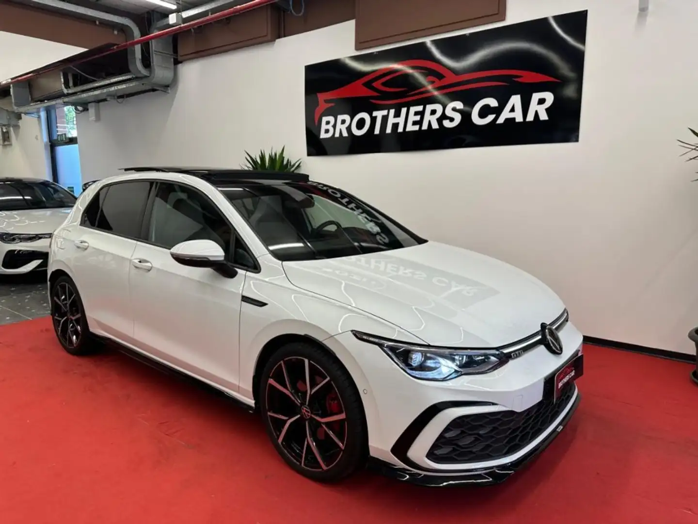 Volkswagen Golf GTD 2.0 TDI GTD DCC - TETTO - HEAD UP - PELLE - FULL Wit - 1