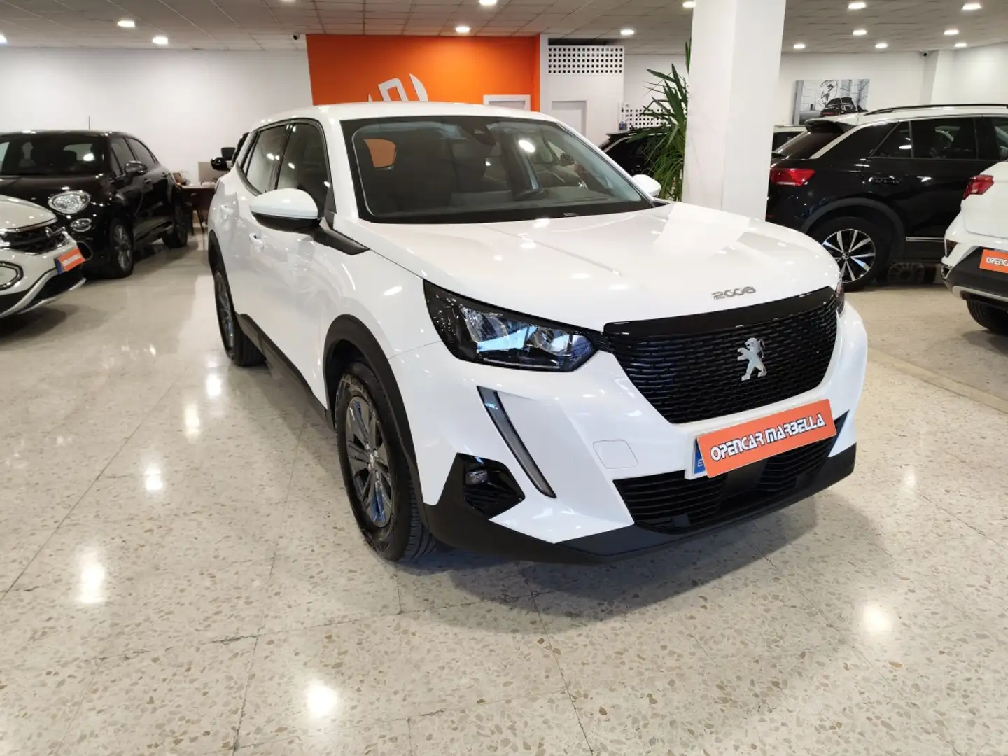 Peugeot 2008 1.2 PureTech S&S Active 100 Weiß - 1
