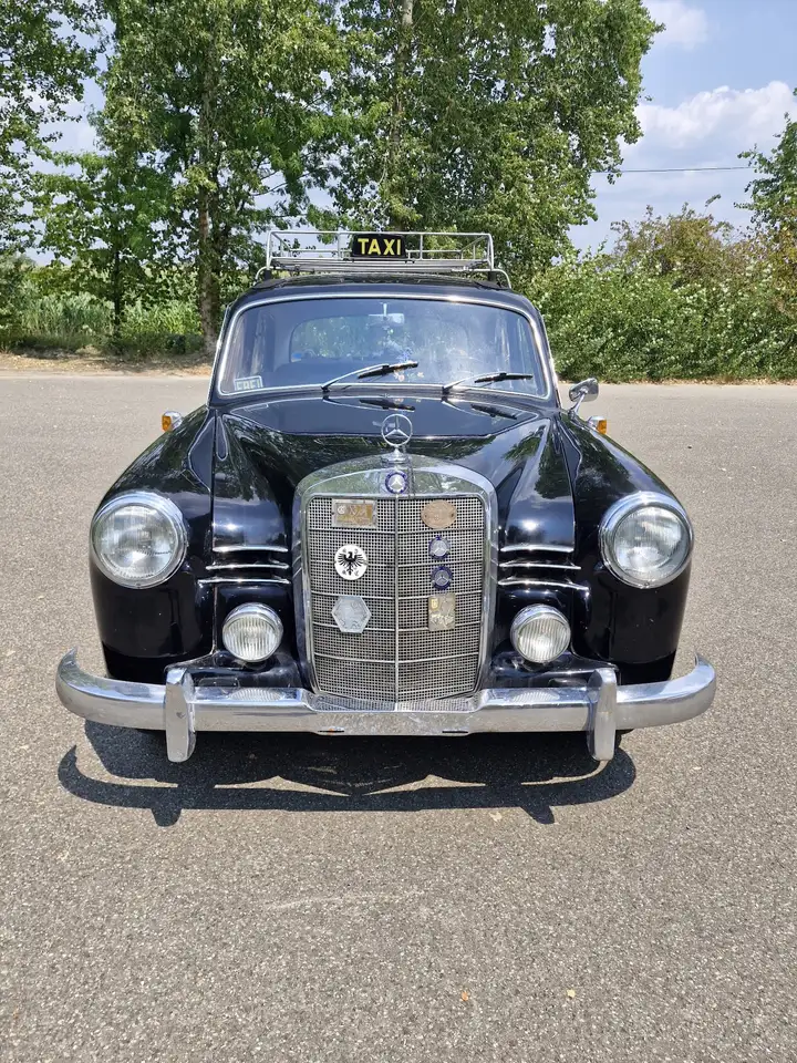Mercedes-Benz 180, foto 2