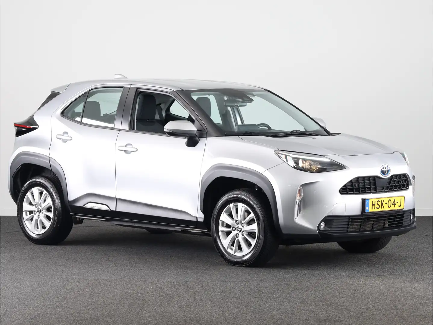 Toyota Yaris Cross 1.5 Hybrid Active Limited | Navigatie | Parkeersen Zilver - 2
