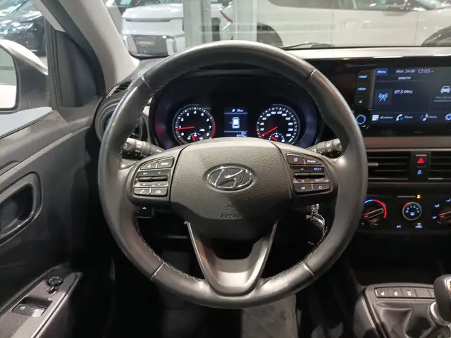 Hyundai i10 view 10