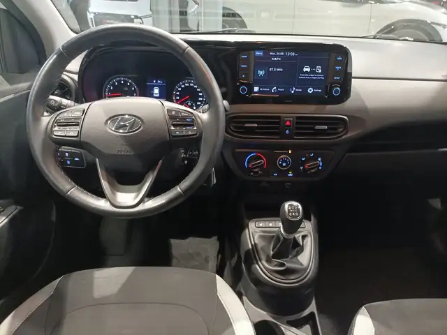 Hyundai i10 view 9