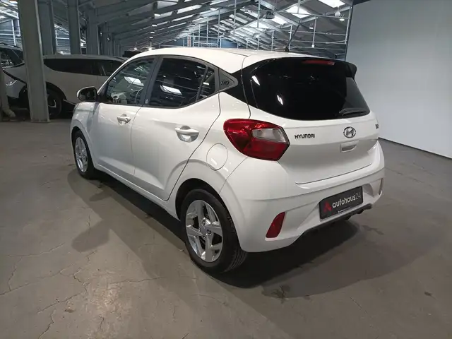 Hyundai i10 view 4