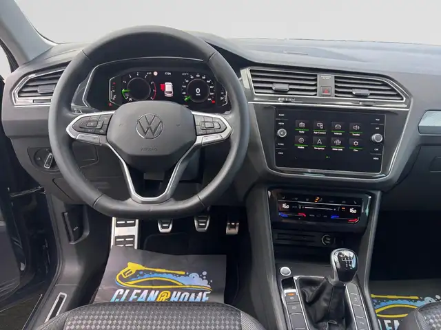Volkswagen Tiguan view 11
