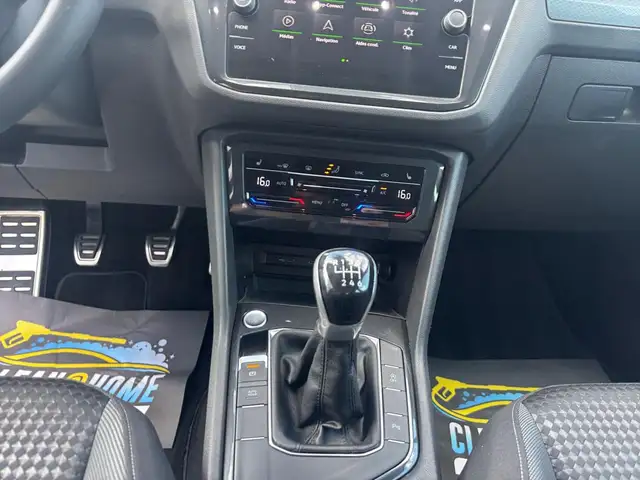 Volkswagen Tiguan view 12