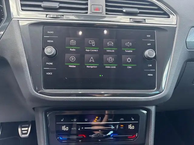 Volkswagen Tiguan view 13